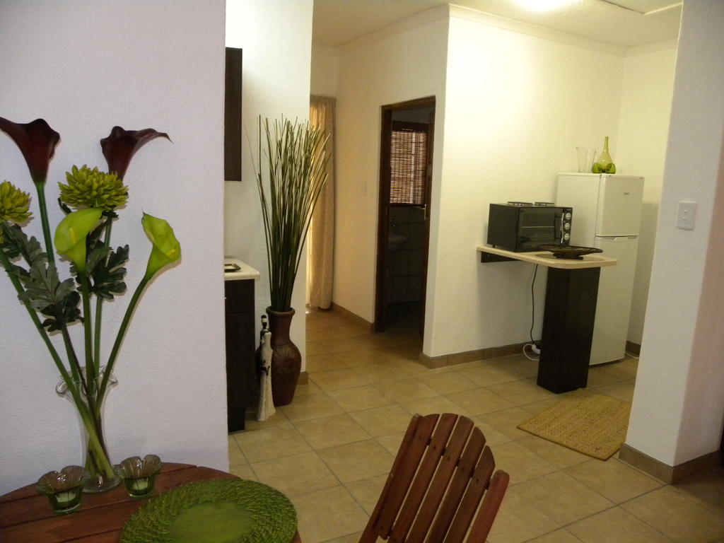 Bush Baby Glen Villa Хейзивю Стая снимка