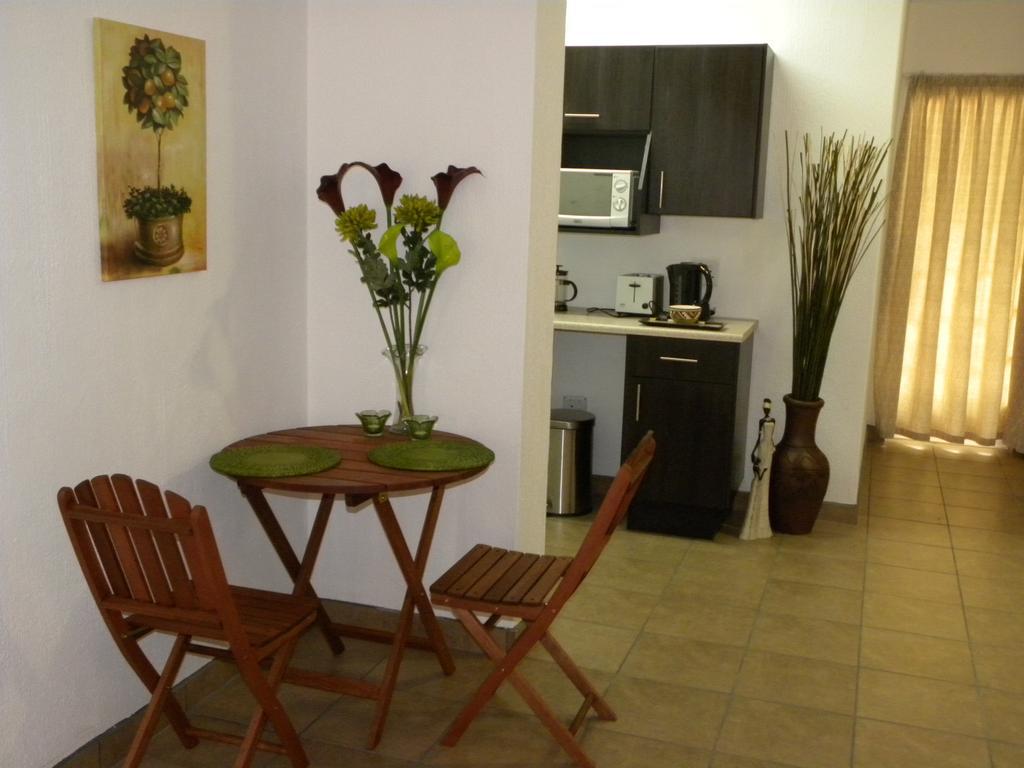 Bush Baby Glen Villa Хейзивю Стая снимка